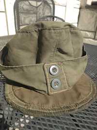 Stara wojskowa czapka z daszkiem M43