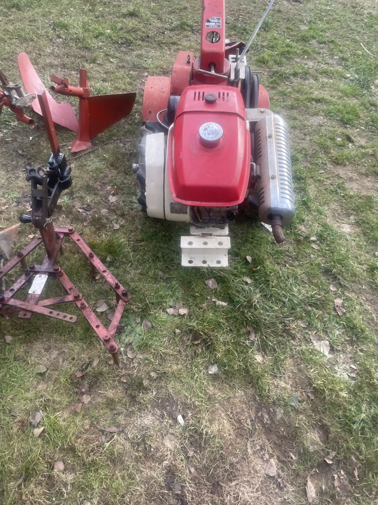 Traktorek jednoosiowy  Glebogryzarka  Dzik Honda Iseki  ks 650