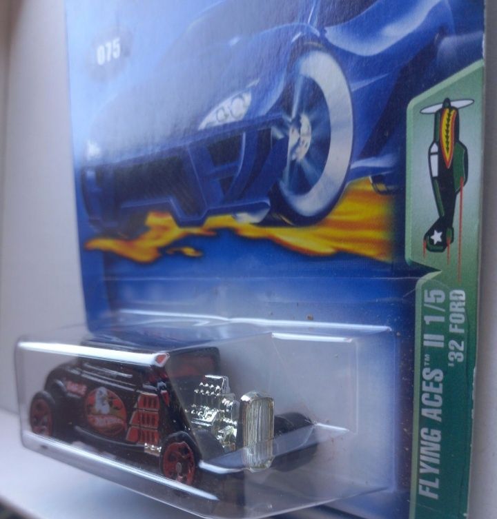 Hot wheels 32 ford saiu no ano 2002