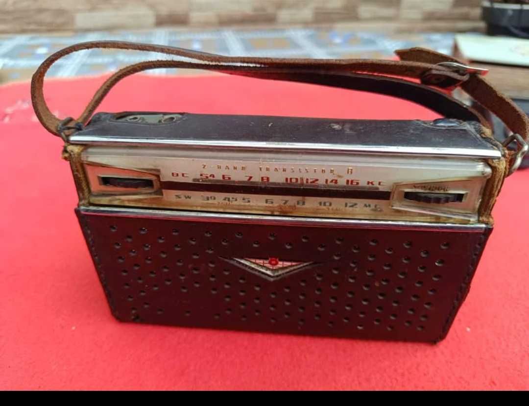Radio antigo anos 60 marca sharp (não funciona)