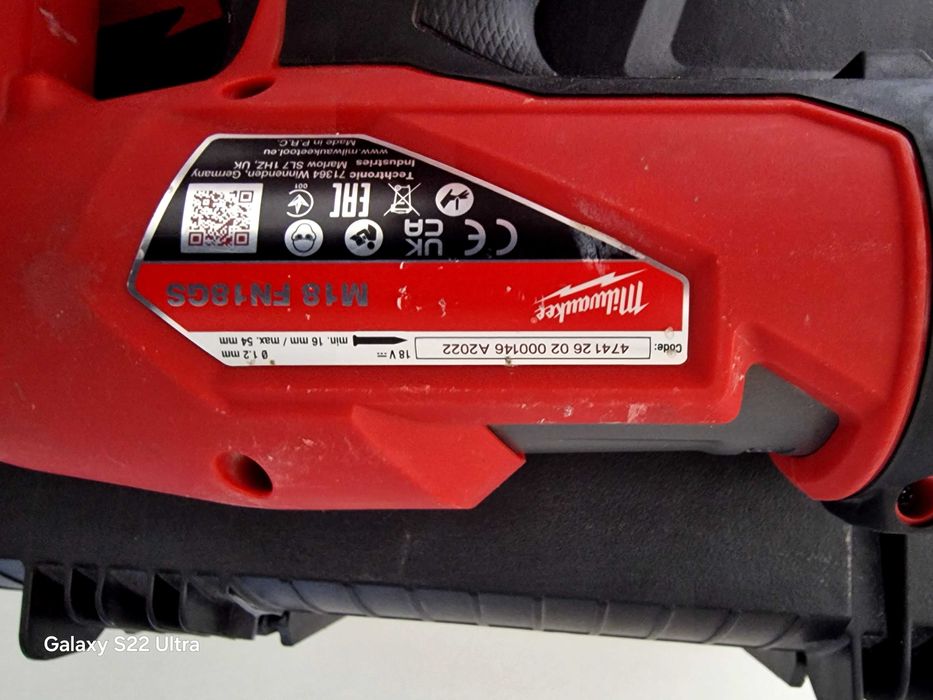 Milwaukee m18 fn18g