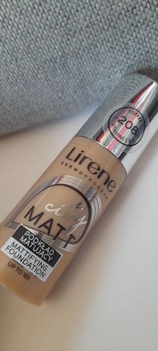 Lirene 208 Mattpodkład matujący we fluidzie o działaniu wygładzający