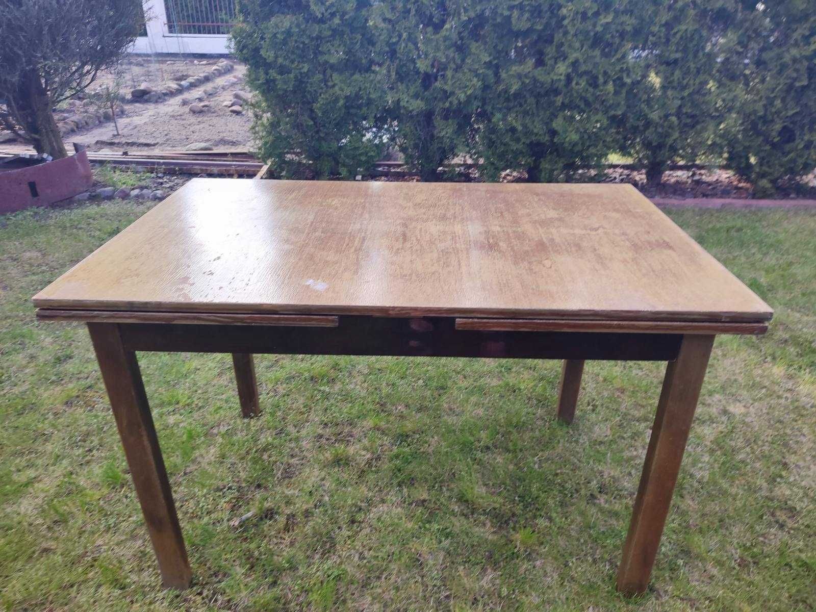 Stół z drewna rozkładany