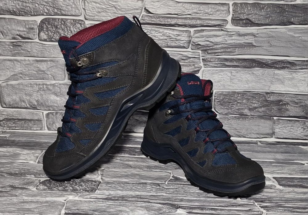 Непромокаемые ботинки Lowa Gore-Tex (38 размер)