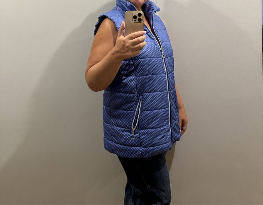 Жіноча синя жилетка