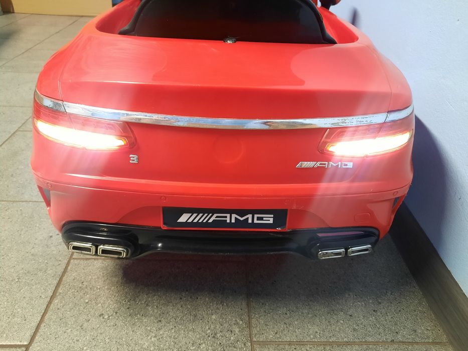Samochód Mercedes dla dzieci na akumulator