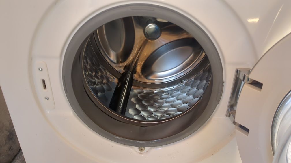 Пральна машина MIELE W1
