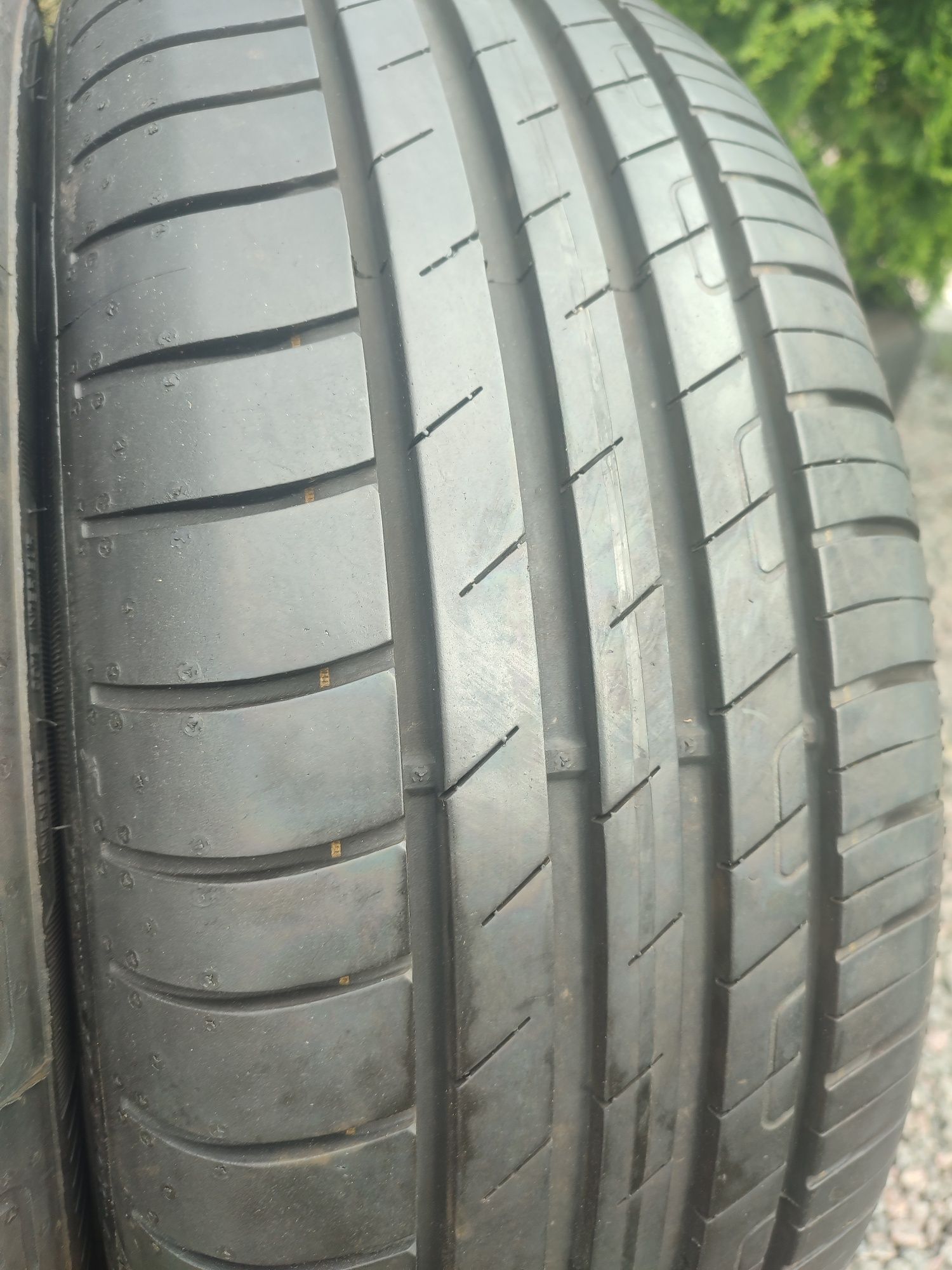 Шини 215/60 R16 Good year Efficient Grip