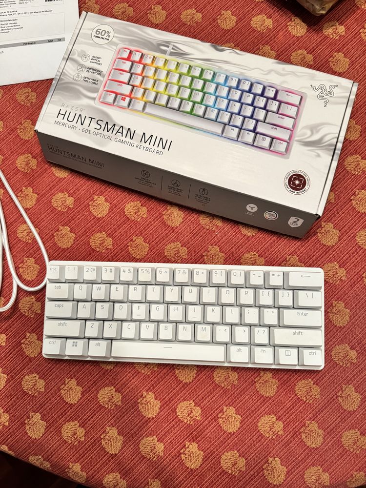 Teclado Razer Huntsman mini branco