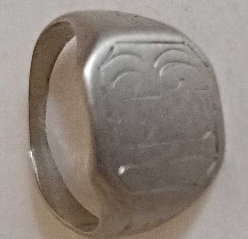 Antyczny sygnecik z monogramem, Srebro 835