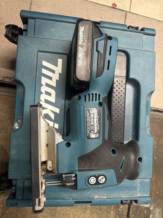 Wyrzynarka makita DJv181