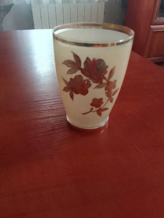 Dzbanek ze szklankami
