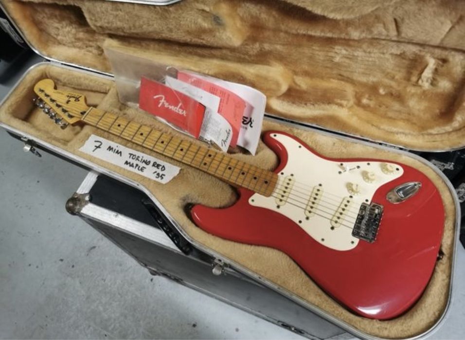 Fender Stratocaster (Torino Red, 1995)
