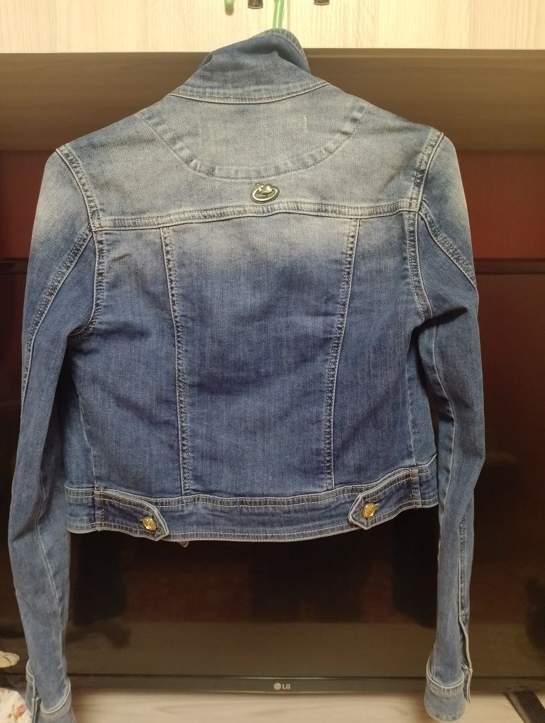 Куртка джинсова на дівчинку
