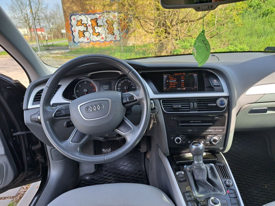 Audi A4 2.0TDI 190KM ULTRA 6 BIEGÓW  XENON Tempomat Zarejestrowany