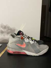 Nike LeBron XVIII low