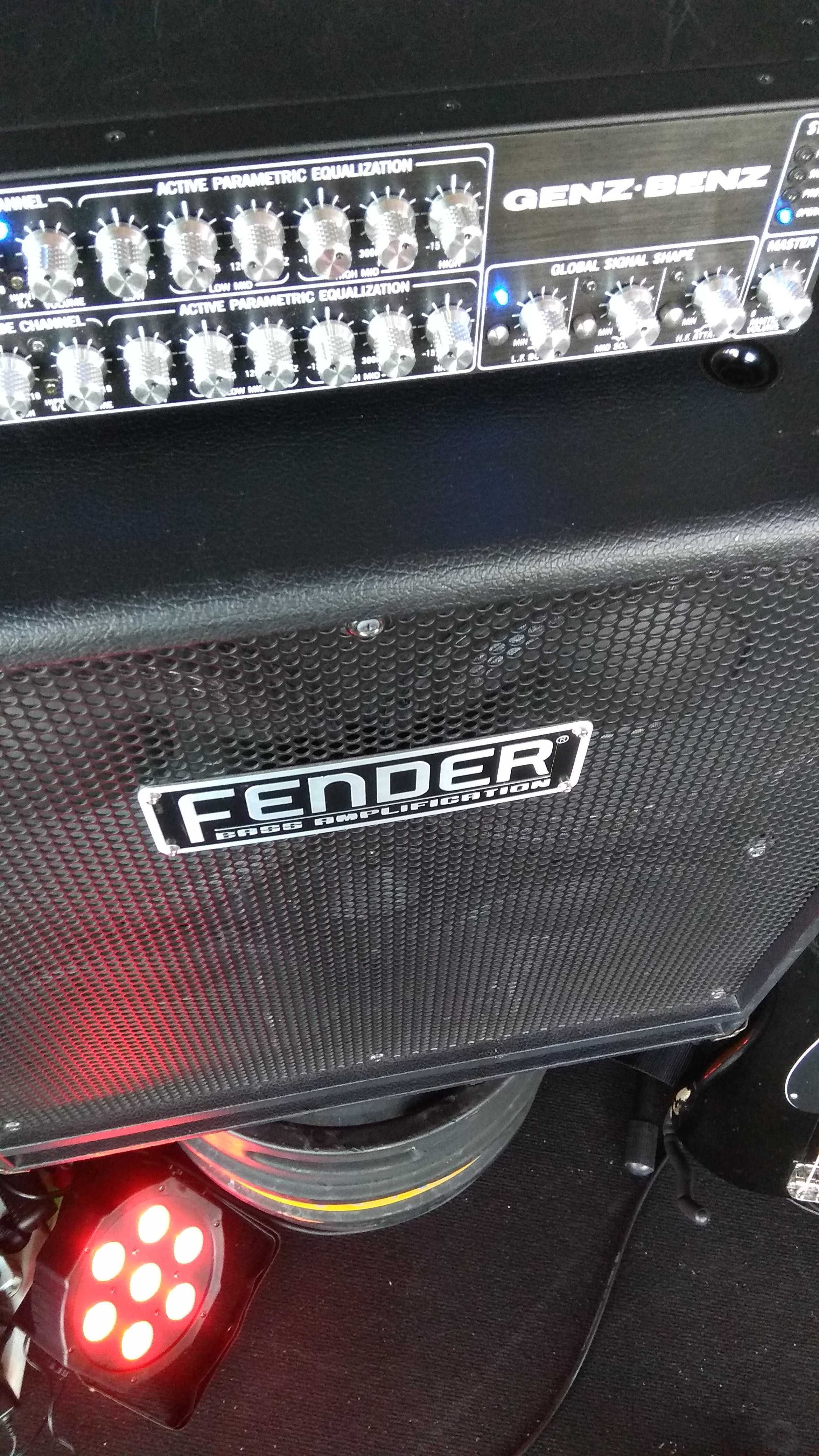 Coluna Fender 4x10 com 1000W / 4 ohm - ÚLTIMO PREÇO!