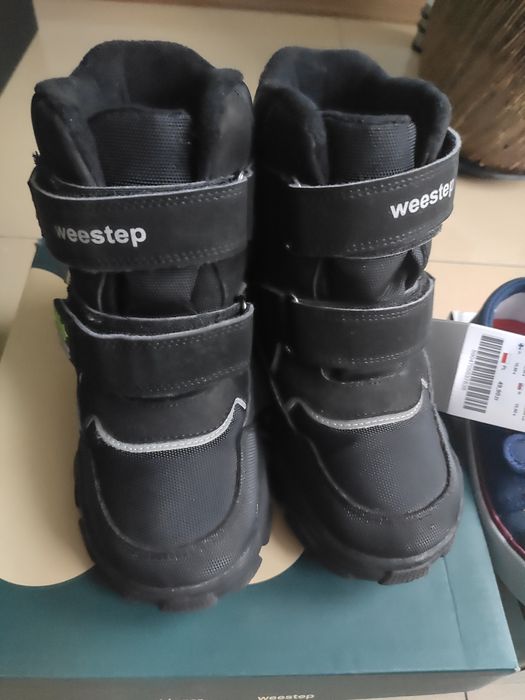 Zestaw nowych markowych butów 29