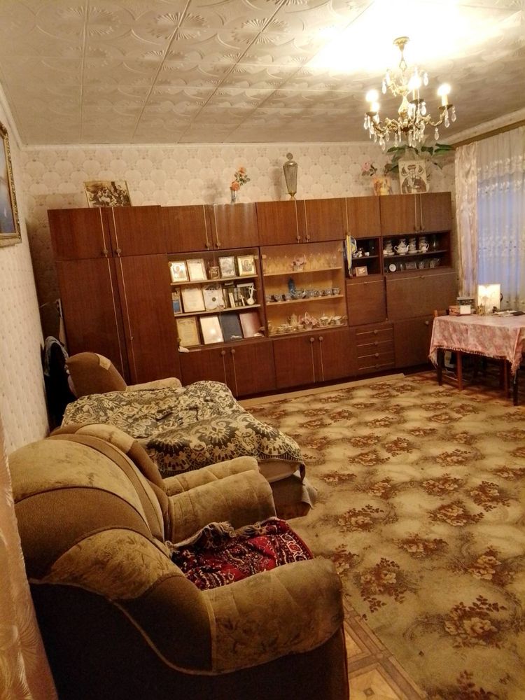 Продаю 2-х поверховий дім у м. Дунаівці Хмельницькоі області