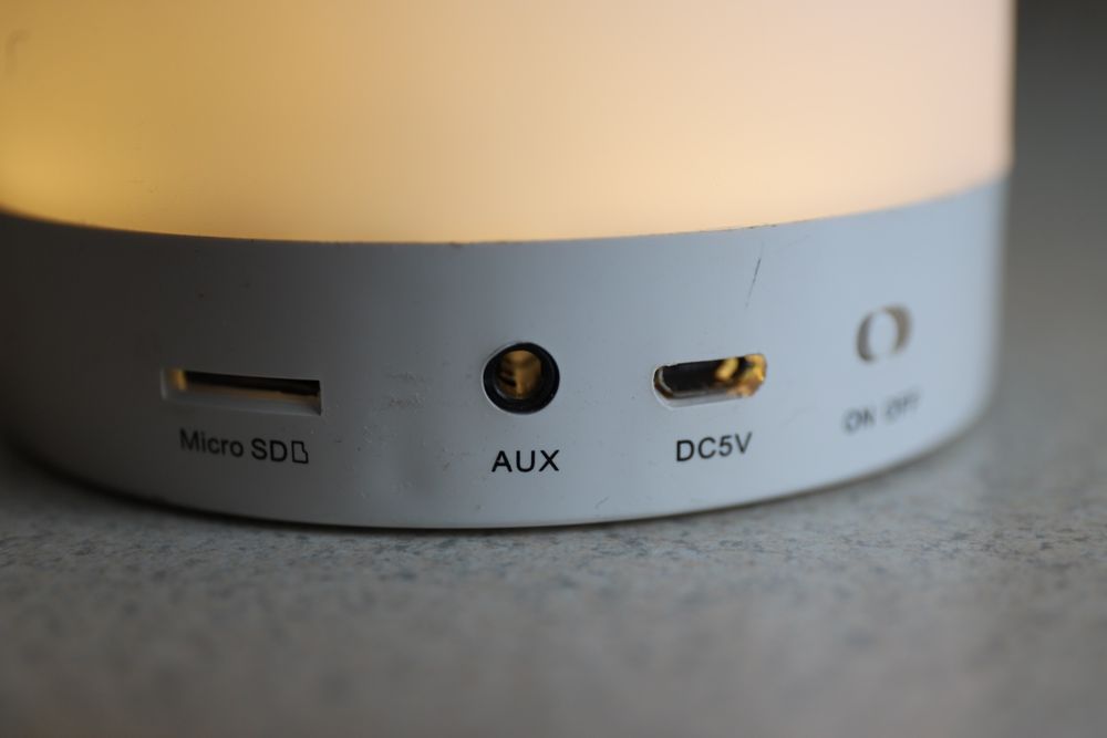 Smart lamp witch speaker