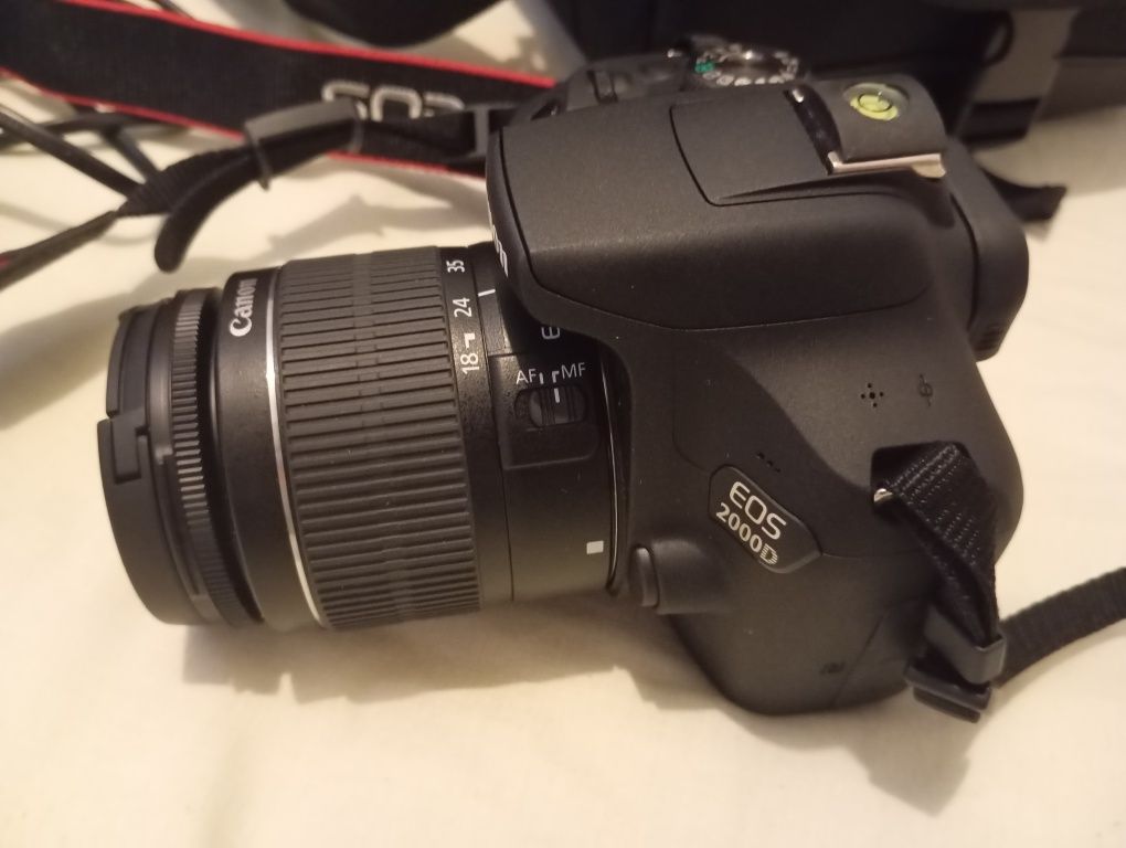 Canon EOS 2000D Como Nova