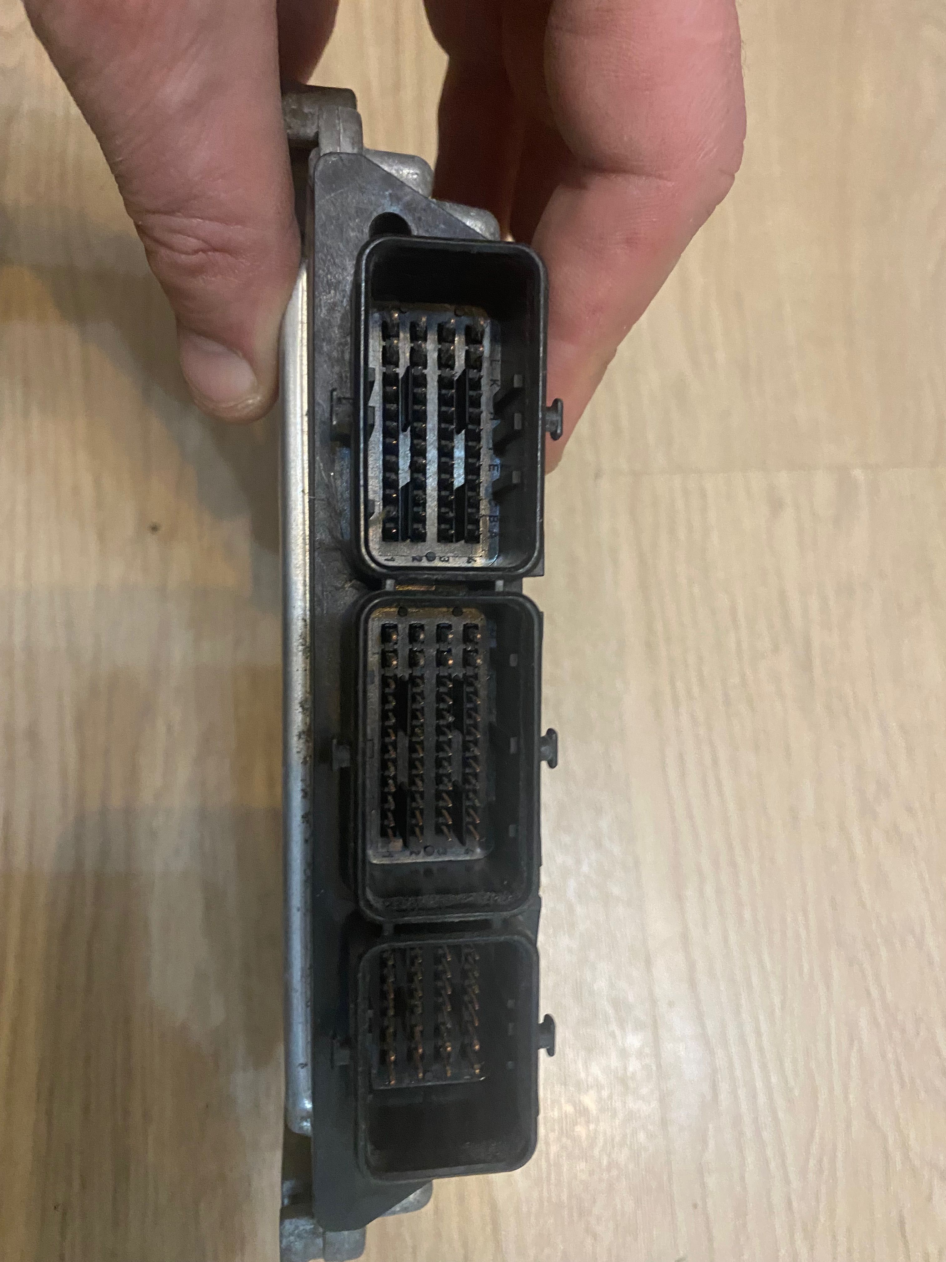 Блок к-ня двигуном 2.0 DCI 0281015330/0281017003/0281018497/0281019840