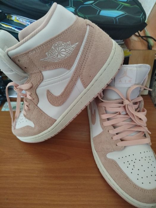 Продам хайтопи жіночі один раз вдягнуті оригінал состояние ідеальне