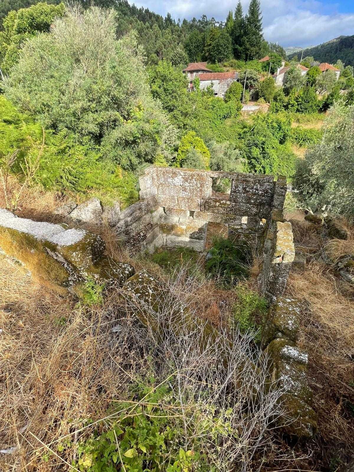 Ruinas para reconstrução