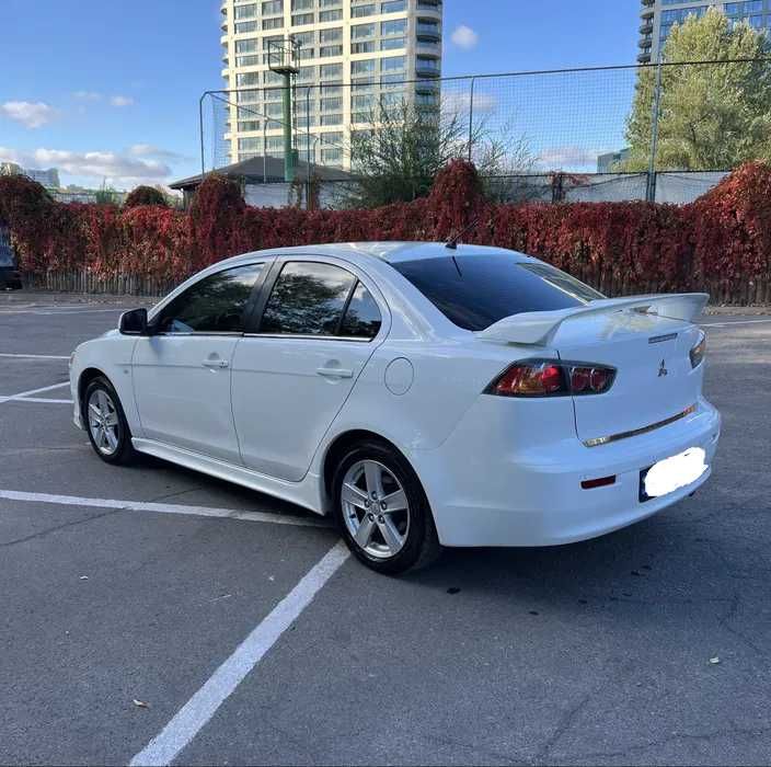 500 гривень доба Mitsubishi Lancer Оренда авто автомат газ