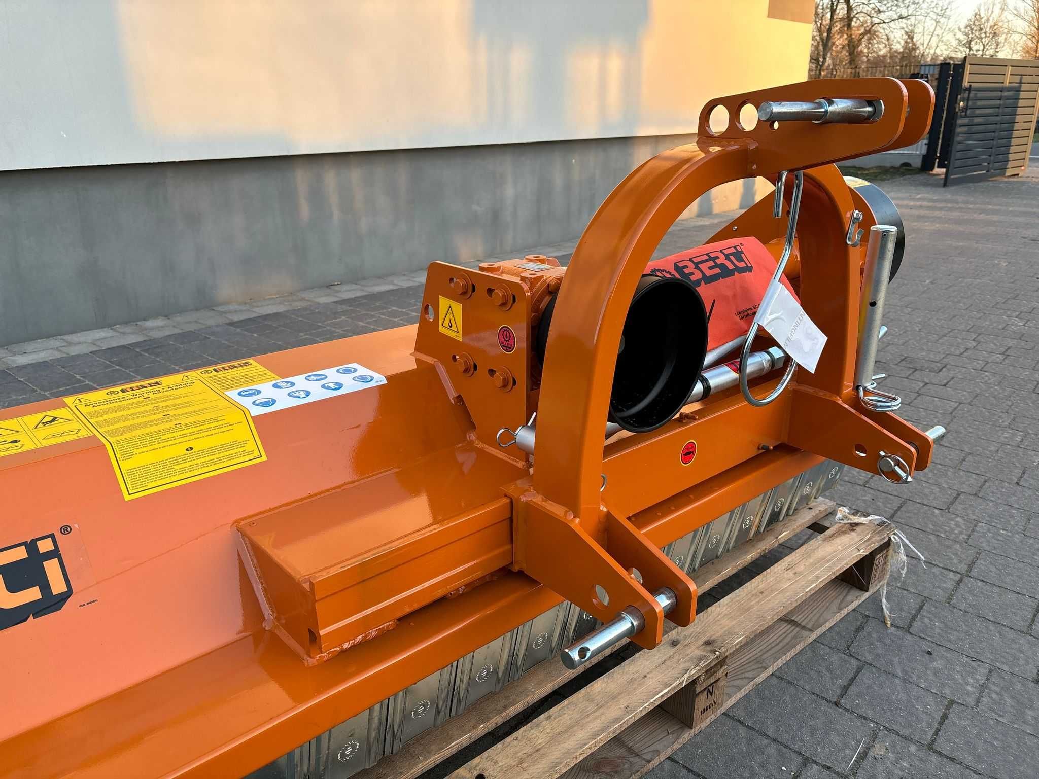 NOWY Mulczer/Kosiarka bijakowa BERTI PARK/P 180 z przesuwem !!