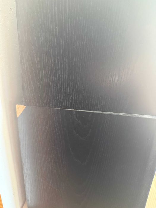 kolumny wysokie czarne