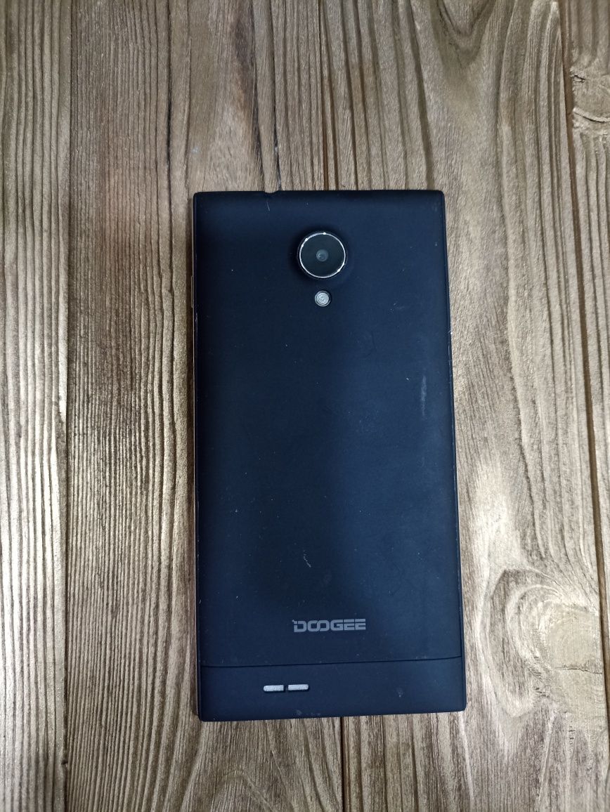 Смартфон Doogee Dagger DG550