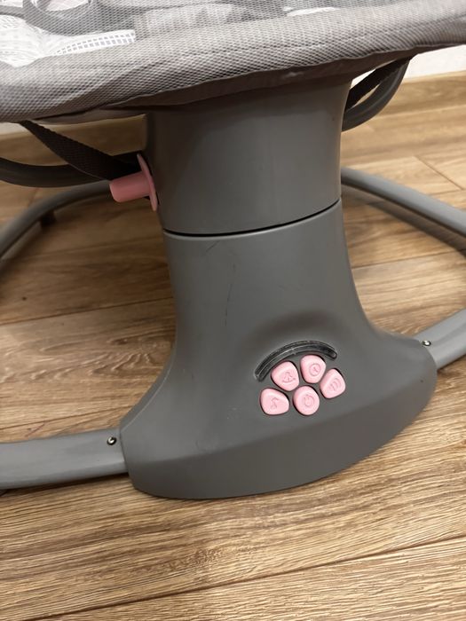 Заколисуючий центр батарейки/шнур