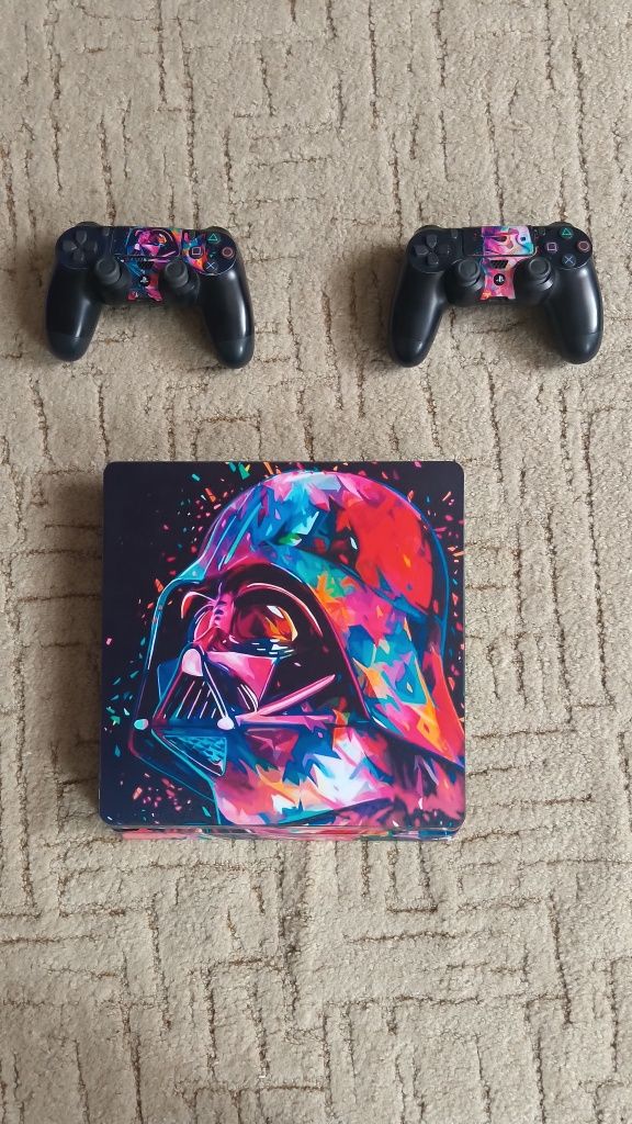 PlayStation 4 + 2 pady + 12 gier