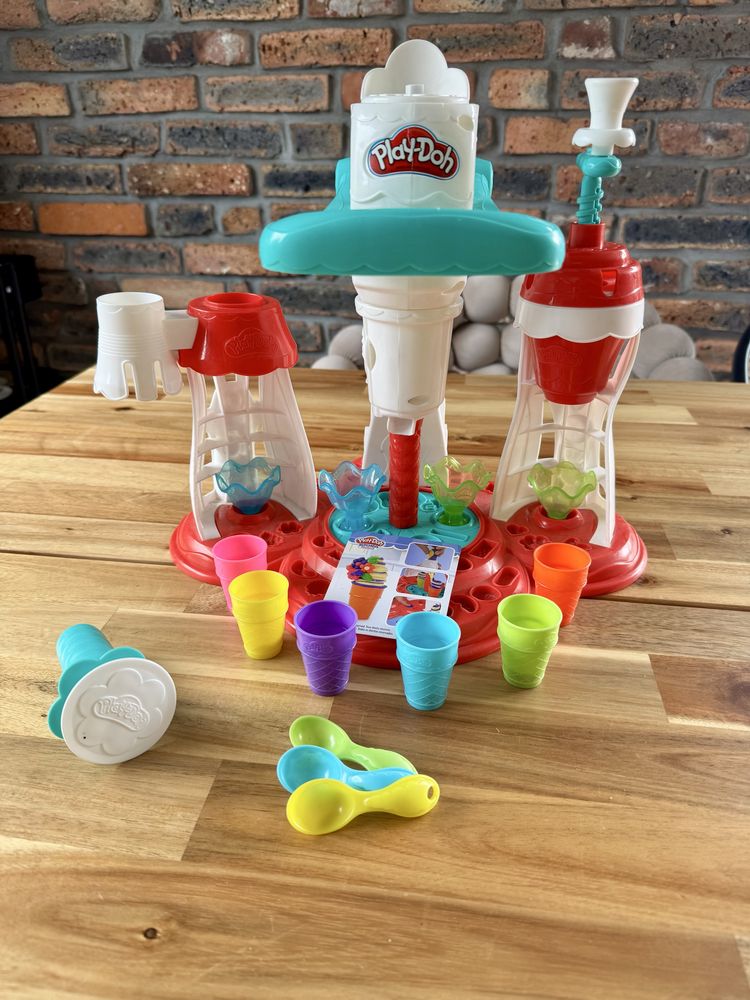 Play-doh zakręcona lodziarnia Fabryka lodów Gratis