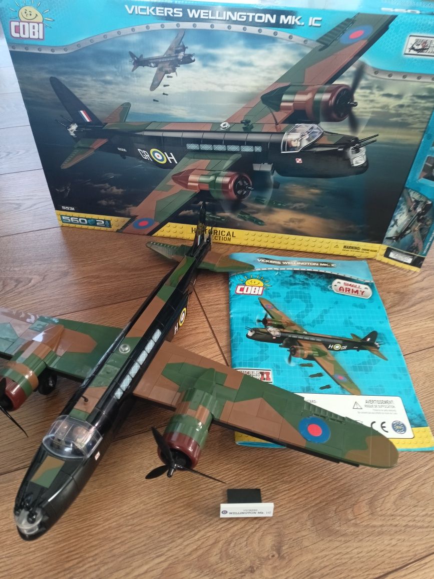 Cobi 5531 Vickers Wellington Mk.1C - brytyjski średni bombowiec