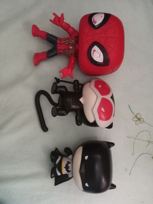 Funko pops em ótimo estado