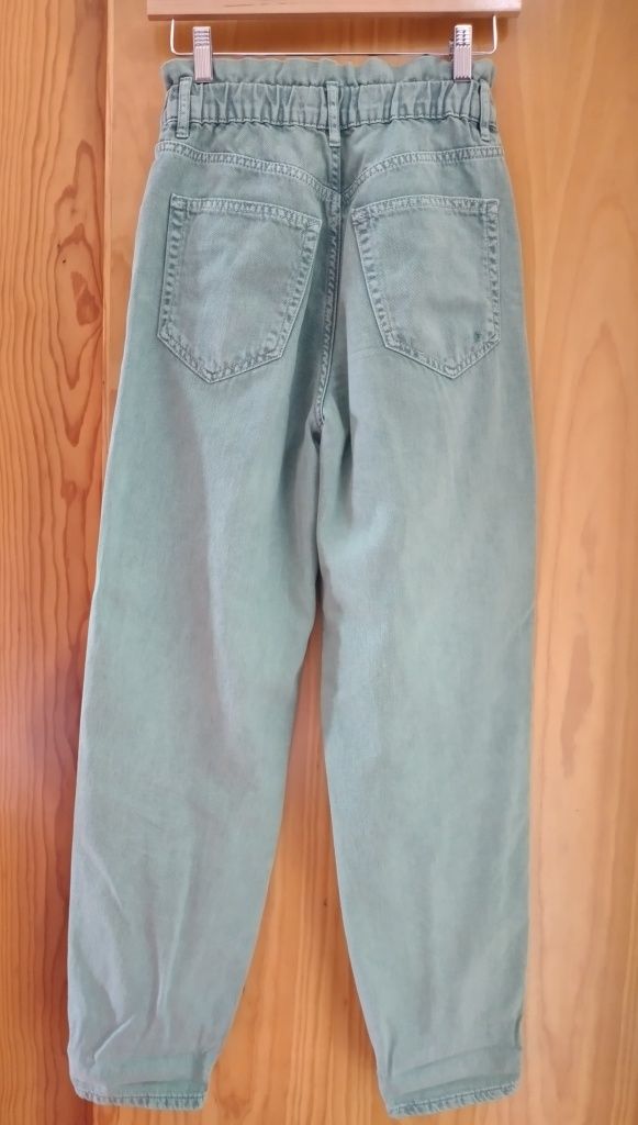 Jeans slouchy verdes, cintura subida, tamanho 34