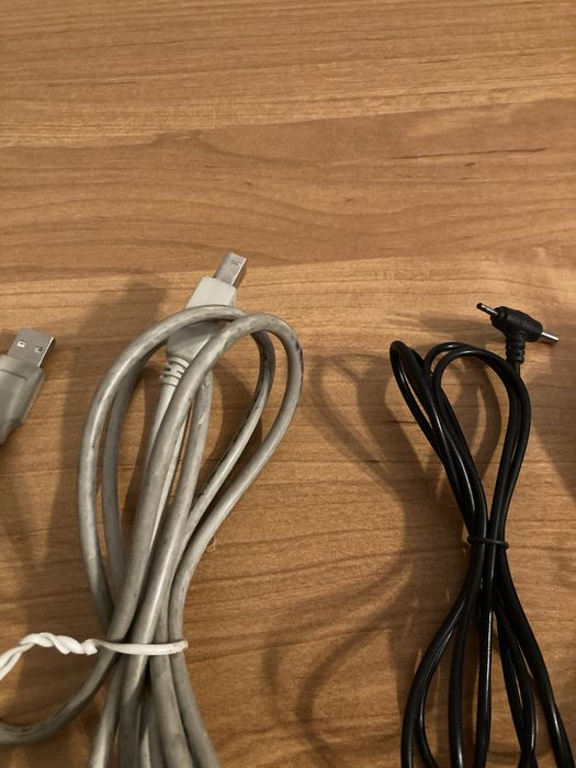 Kable do sprzętów m.in. Usb, internetu i drukarki, ładowarki