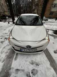 Продам автомобіль пріус Toyota Prius 2016 рік