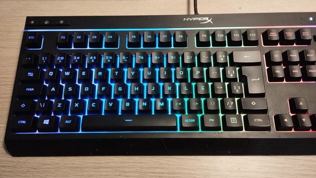 Teclado Gaming HyperX Alloy Core RGB