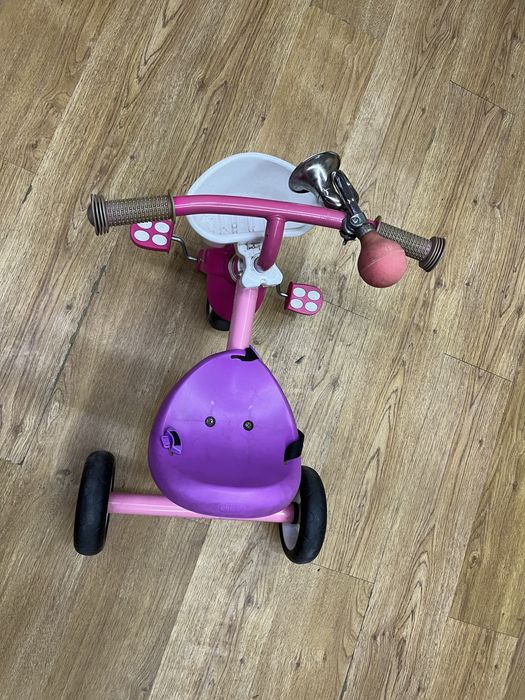 Triciclo Chicco com pega