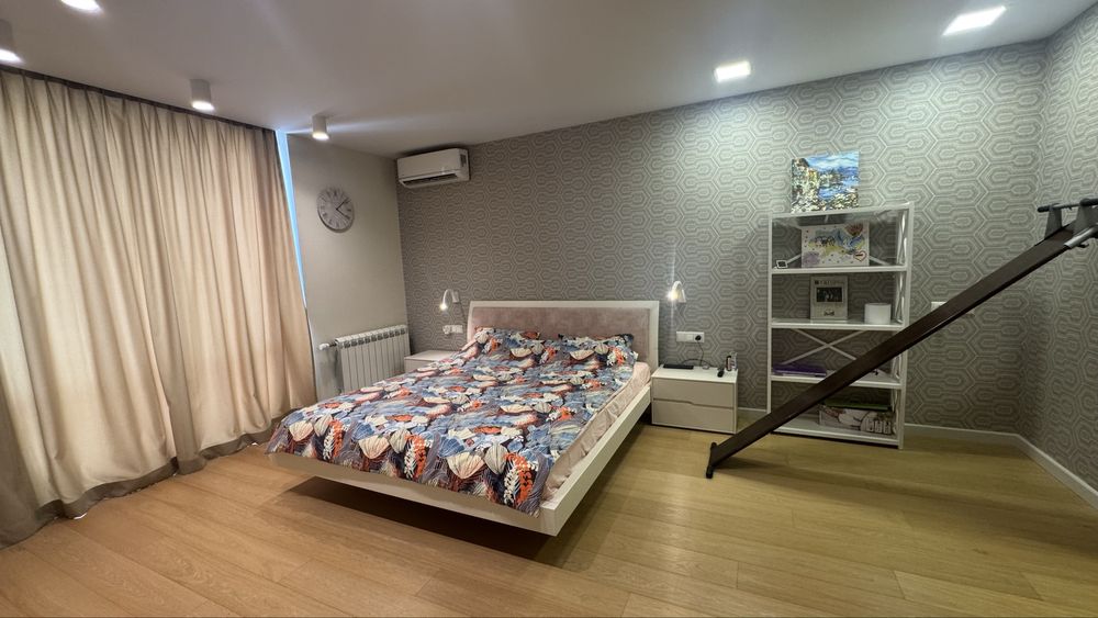 Продаю 3 ком.квартиру 144м2 ЖК Молодежный, ул.М.Мыслы,48В