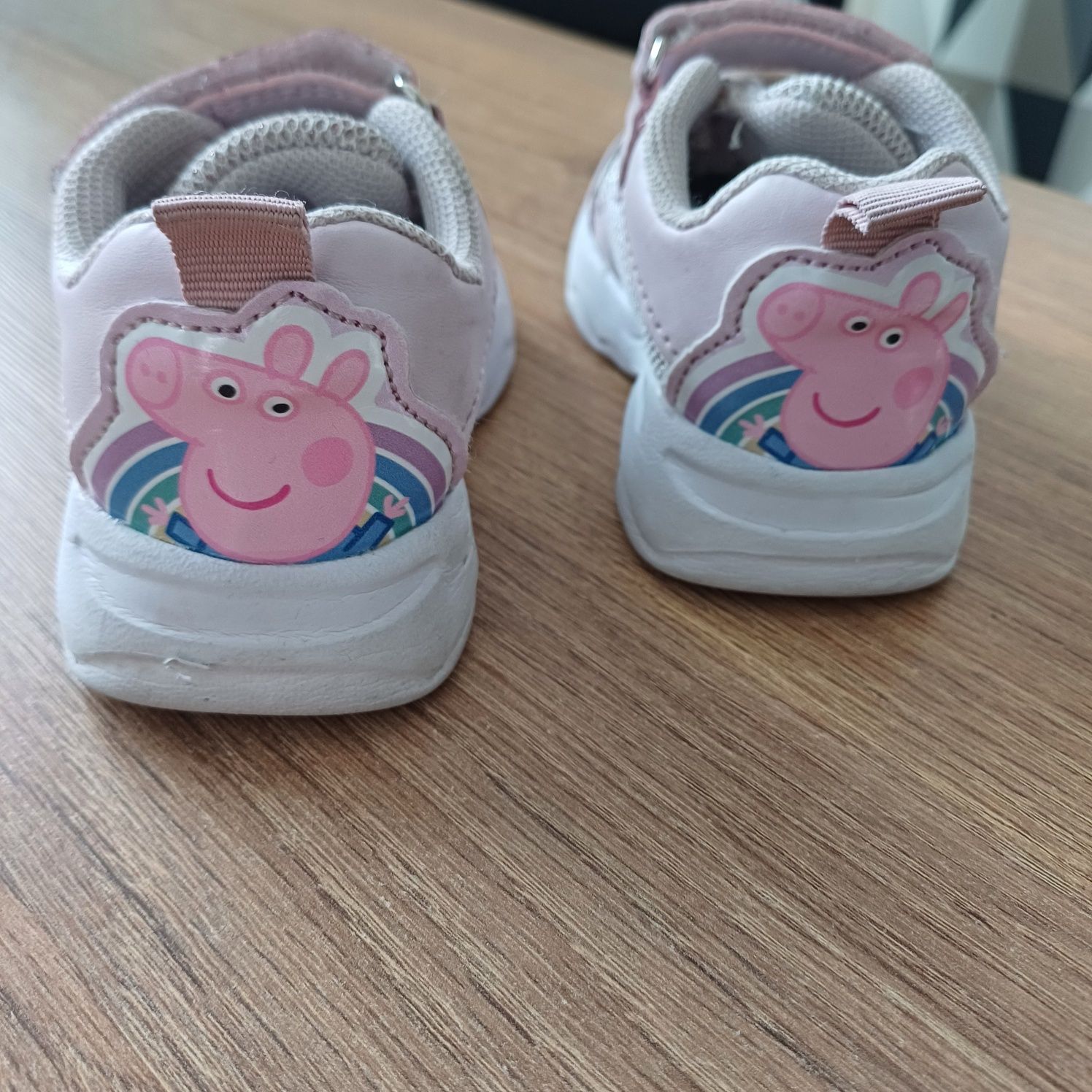 Buty, adidasy dziecięce rozm 20 Smyk Świnka pepa