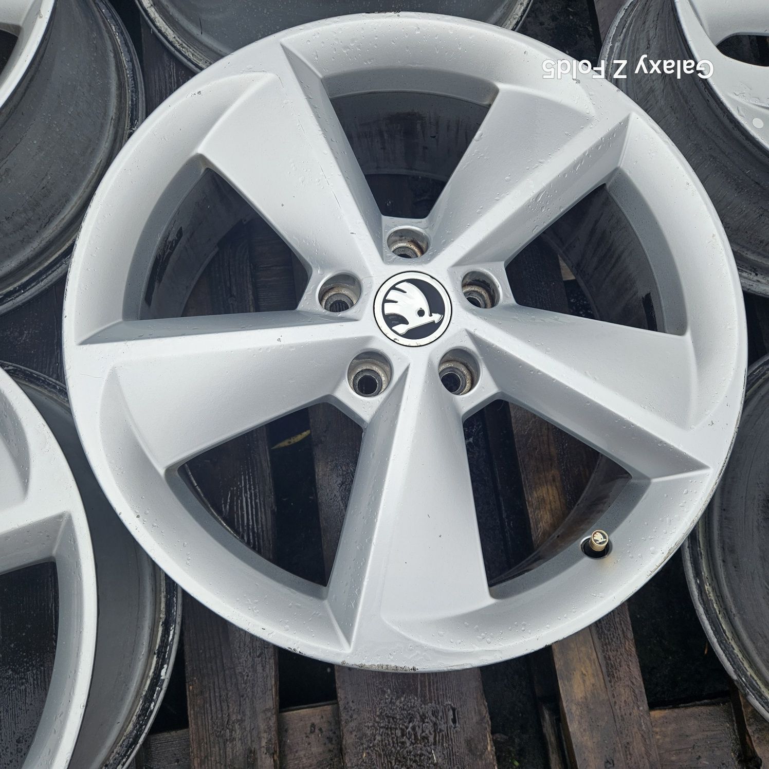 Alufelgi 18 Skoda Octavia Superb Yeti Karoq Kodjaq 5x112 ET51