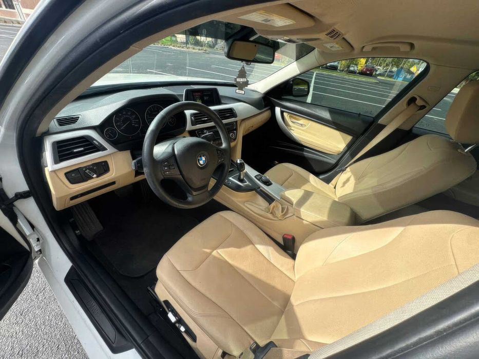 BMW 3 Series 320i      2018