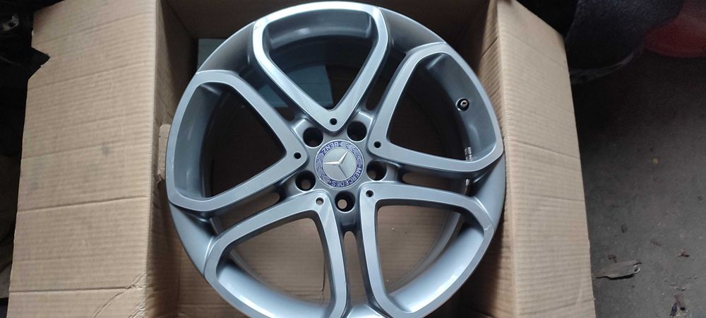 Mercedes  CLS W218 felgi aluminiowe  18 dwie szerokośći stan idealny