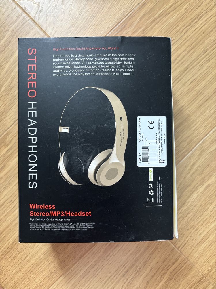 Złote sluchawki Wireless