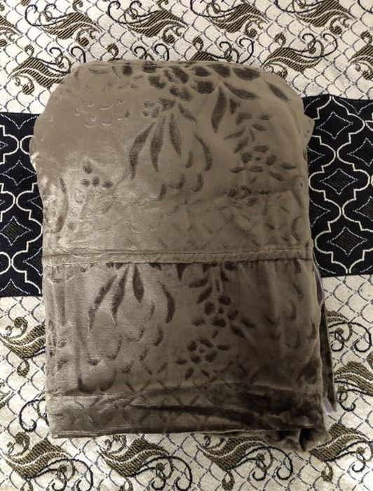 Покривало на диван, ліжко