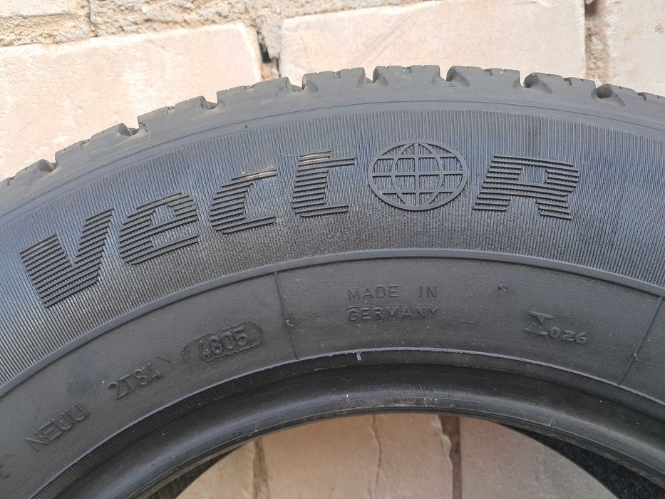 225/70/15C   Goodyear  Cargo Vector   7,8mm